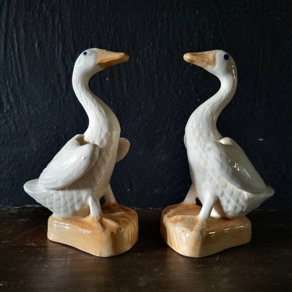 Pair of Small Vintage Peking Duck Figurines, Vintage Bird Figurines 4.25" - Picture 1 of 8